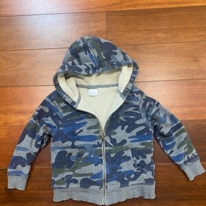 Hanna Andersson - Fleece Lined Gray Camo Full-zip Hood - Size 4 / 100cm